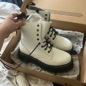 JADON White dr.marten’s size 9 women’s platform boot